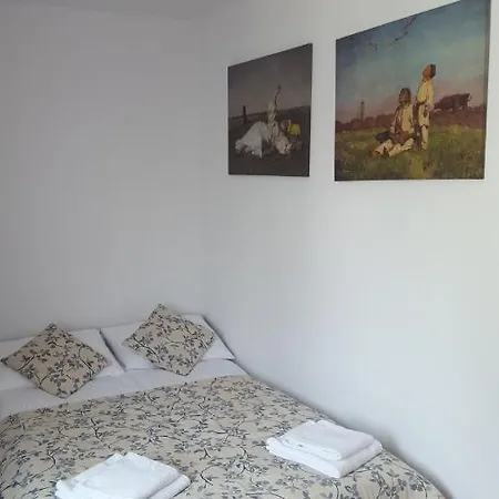 Korona Przy Termach Cieplickich 10proc Rabatu Do Term Cieplice Self Check In 24h Апартаменты 3*